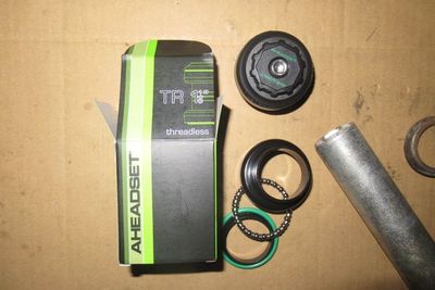 new_headset01.jpg